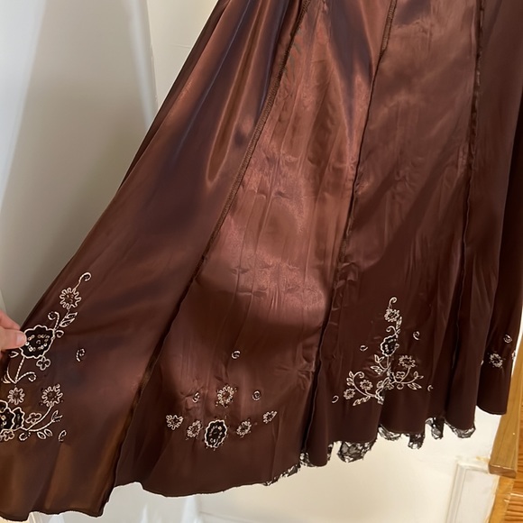 Long brown satin skirt. - Picture 6 of 12